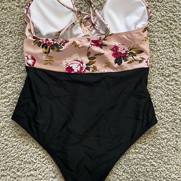 Cupshe Pink Blossom Floral V Neck High Leg One Piece Swimsuit - Picture 5 of 6
